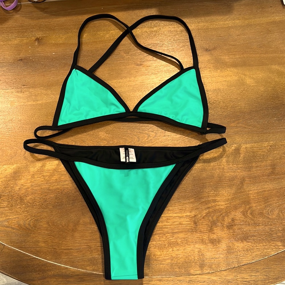Fashion nova medium mint green/black itty bitty bikini